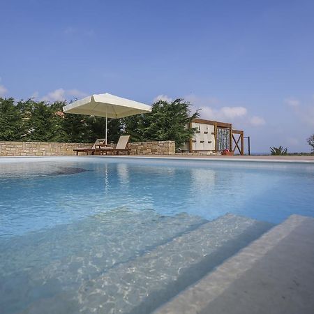Mantzavináta Ameadros Resort מראה חיצוני תמונה