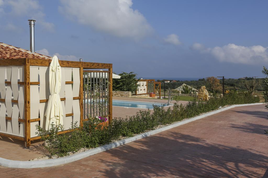 Mantzavináta Ameadros Resort מראה חיצוני תמונה
